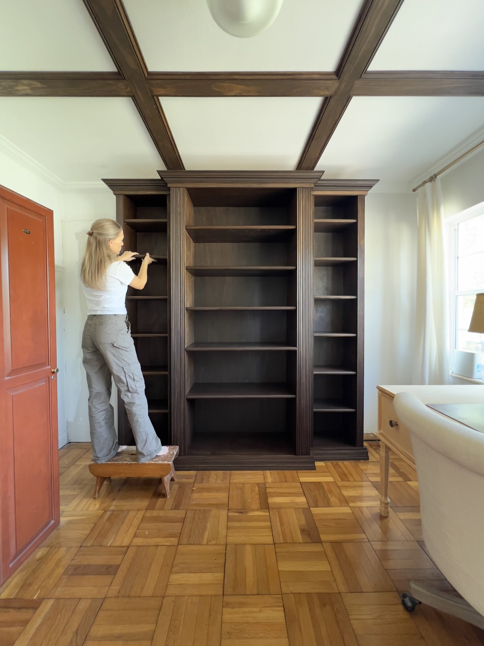 DIY Built-in Bookshelves